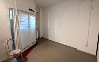 Spatiu stradal, parter - Poză 1