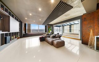 Penthouse exclusivist cu acces din lift, terasa 340 mp, 245 mp utili - Poză 1