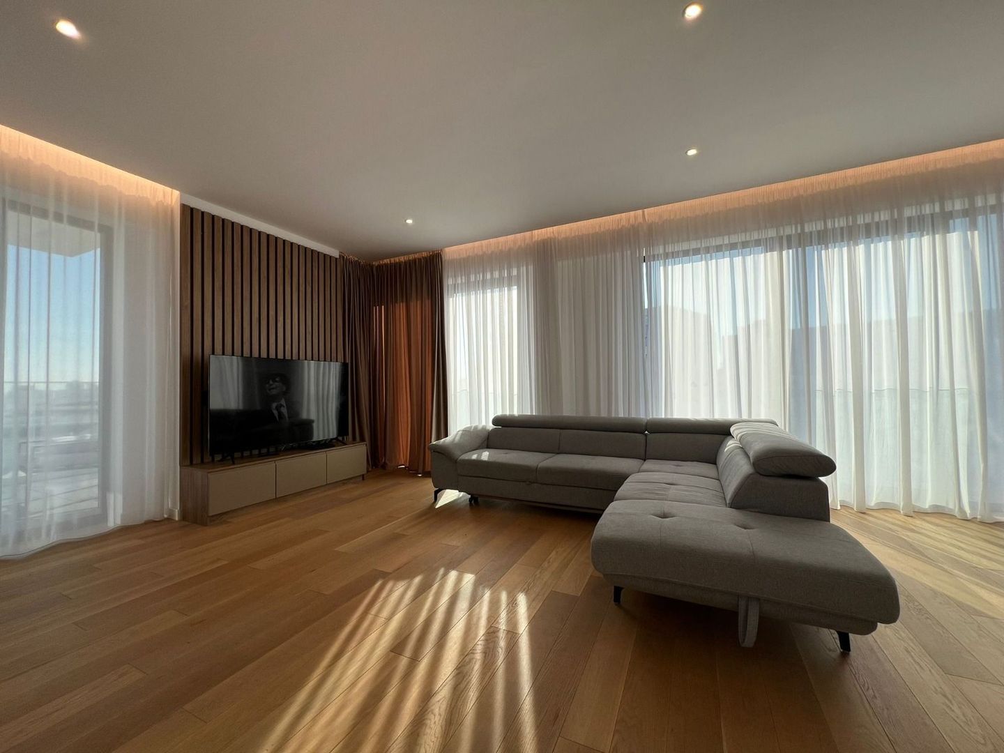 Apartament High End I 4 Camere în One Herăstrău Towers - Poză 1