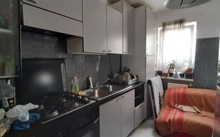 Apartament 3 camere Cetate - Poză 1