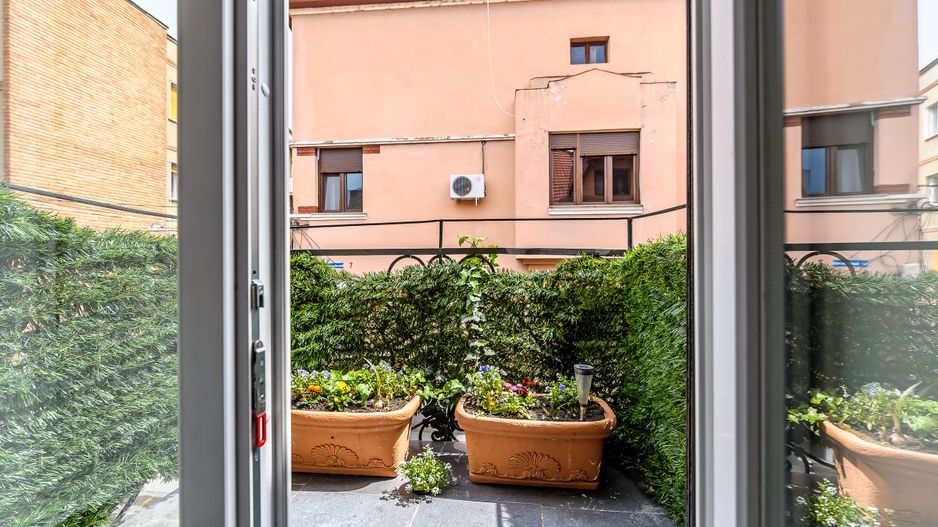 Apartament cochet cu 2 camere în centrul Aradului. - Poză 4