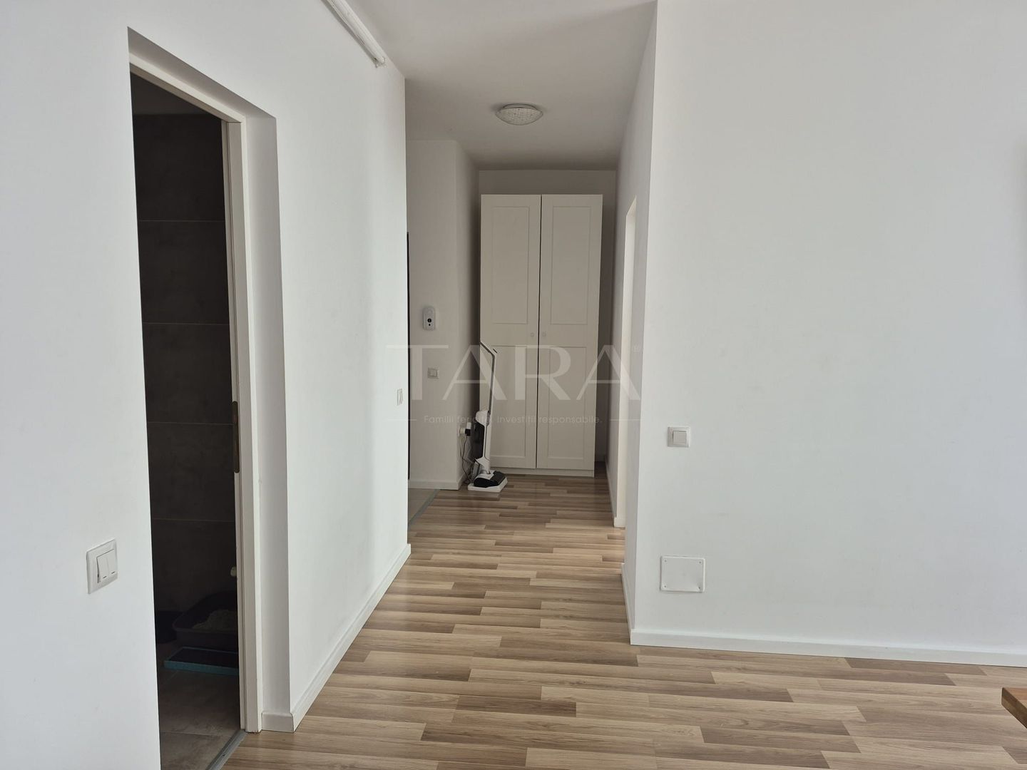 Apartament 2 camere modern, zona Terra, cu parcare subterană. - Poză 5