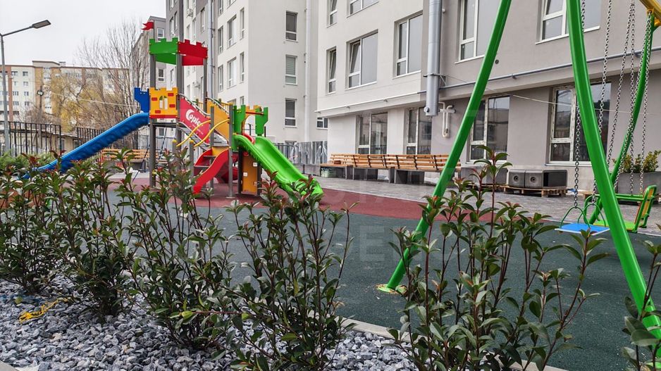 Vânzare, apartament, 2 camere + living, strada Soarelui, Botanica - Poză 2