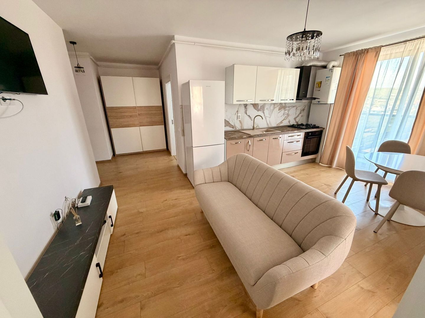 Apartament 3 camere, et intermediar, garaj, BETA RESIDENCE - Poză 1