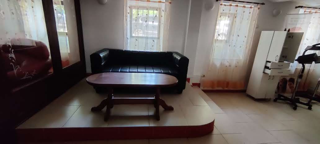 IDEAL PENTRU SALON INFRUMUSETARE / RESTAURANT/BAR/GRADINITE - Poză 19