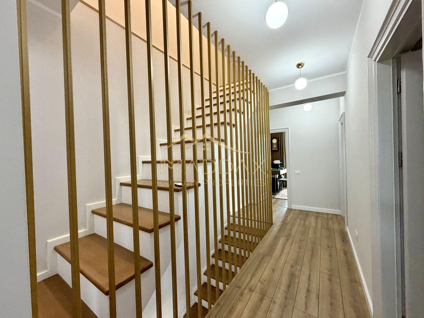 Vil de tip Duplex *P+1E+M* | 176 mp utili | mobilată complet | Chitila - Poză 30
