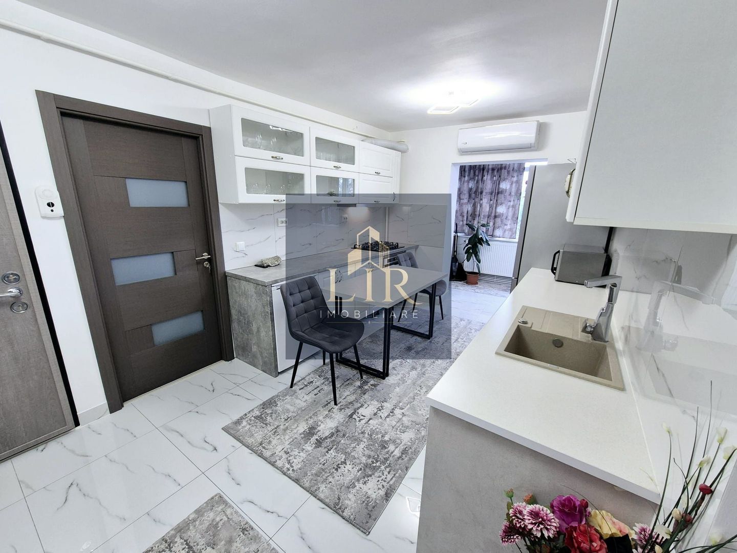 Apartament 3 camere de vânzare – CUG | 72 mp | Complet renovat 2023 - Poză 1