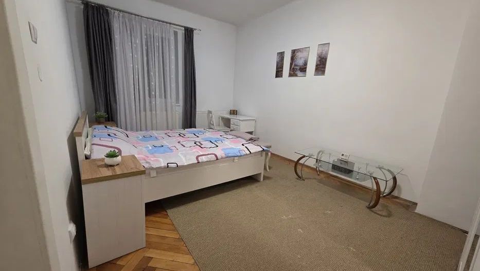 Apartament 1 Camera De Inchiriat | Central | Etaj Interemediar | Decomandat - Poză 2