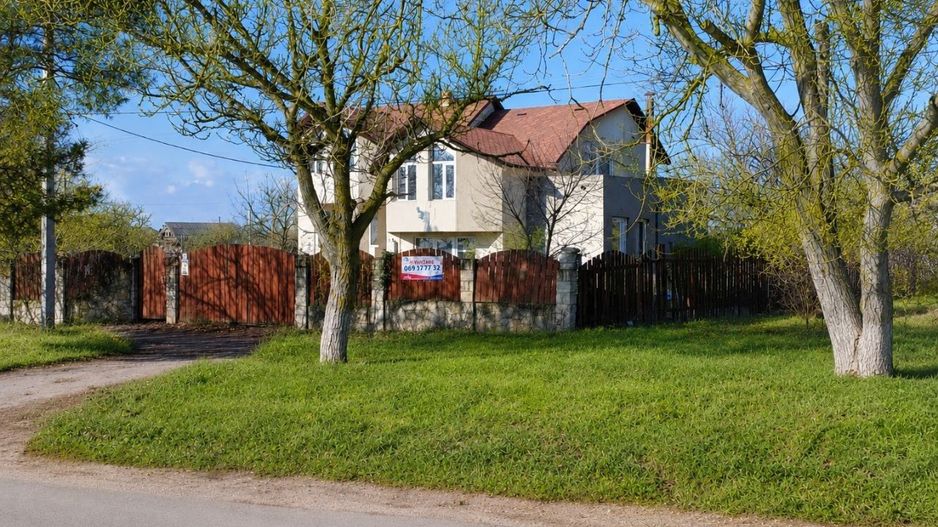 Casă în Doroțcaia – 140 m² | 13,71 ari | 6 camere + living - Poză 4