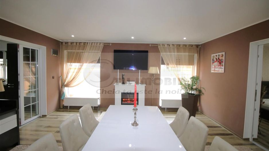 MIROSLAVA CASA EXCLUSIVISTA LA CHEIE LUX STIL MEDITERANEAN MOBILATA - Poză 12