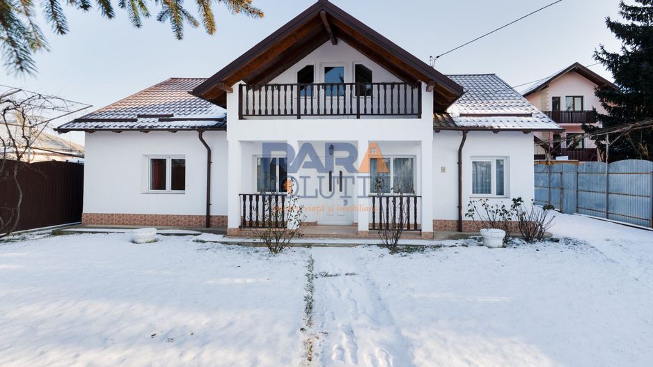 Casă 2015 - 4 dormitoare, 2 băi, 2 bucătării - Poză 2