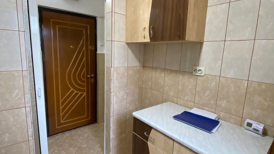 De vanzare apartament cu 2 camere mobilat si utilat, Micro 38, etaj 3 - Poză 3