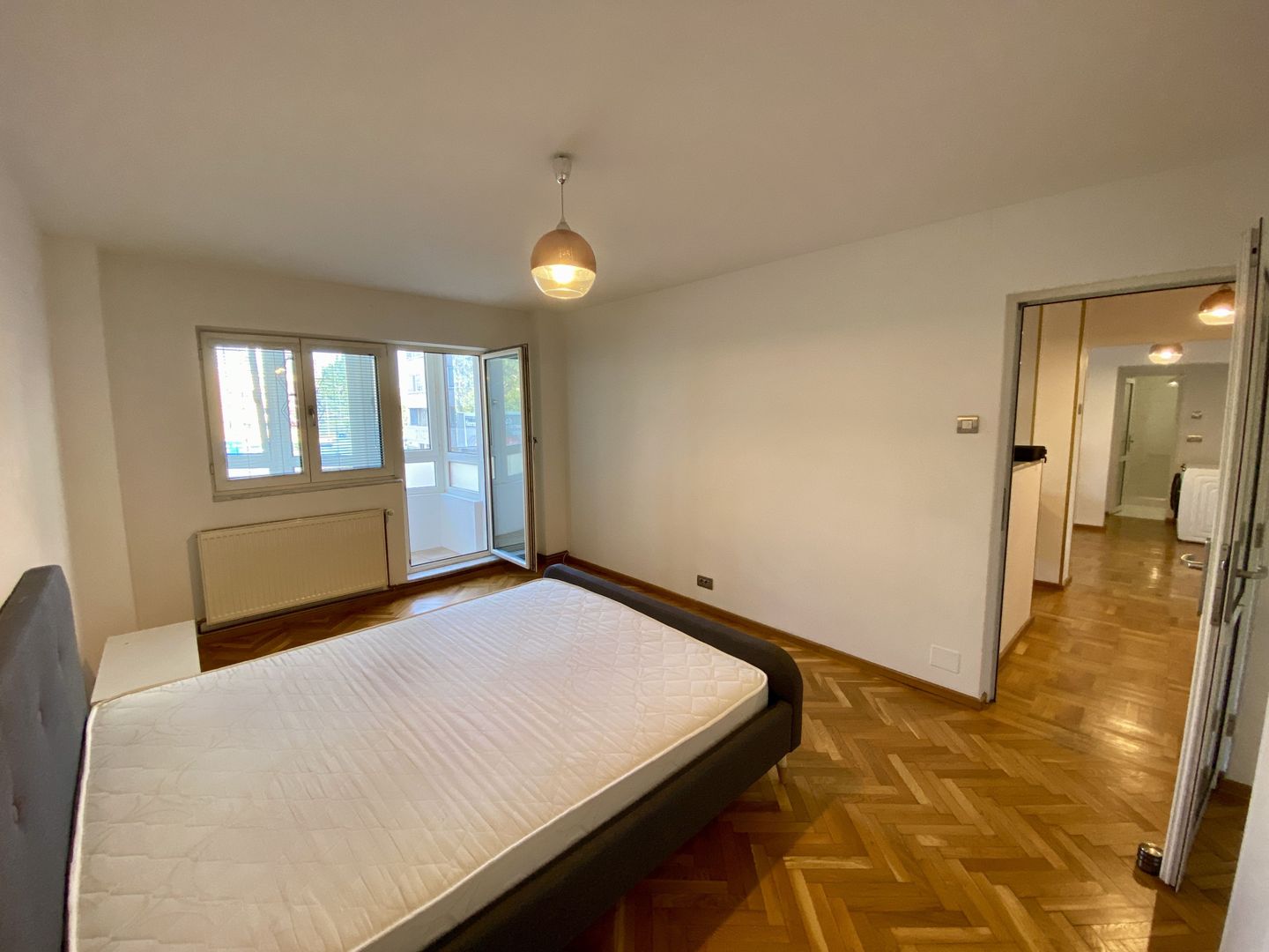 Apartament cu 3 camere in Centrul Civic - Poză 6