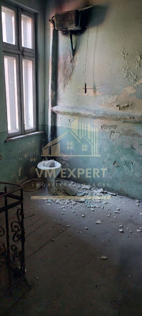 VILA 6 CAMERE, 126 MP, CENTRU CAMPULUNG - Poză 11