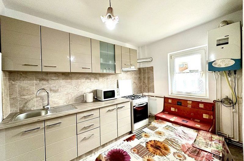 Apartament cu 4 camere zona Aradului - Poză 2