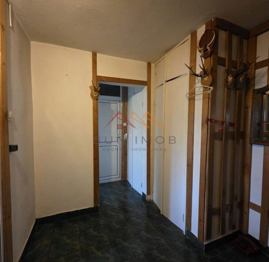 Apartament 2 camere, ultracentral, Campina, Prahova - Poză 3