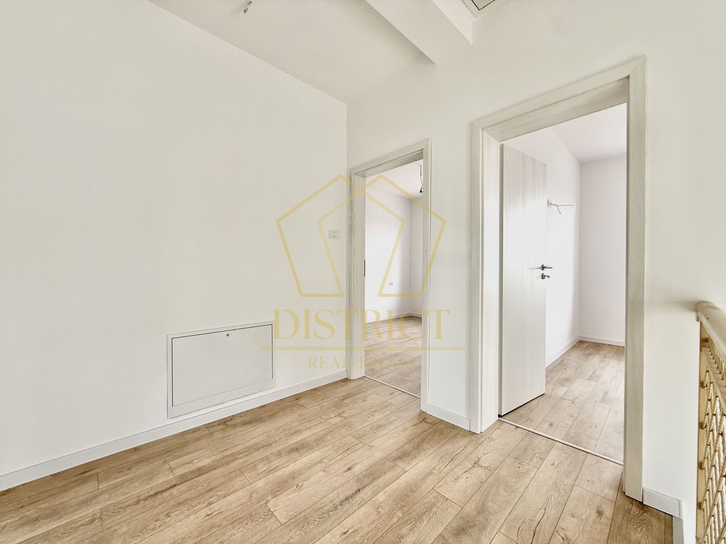 Duplex spatios cu 4 camere 109 mp | Mosnita Veche - Poză 8
