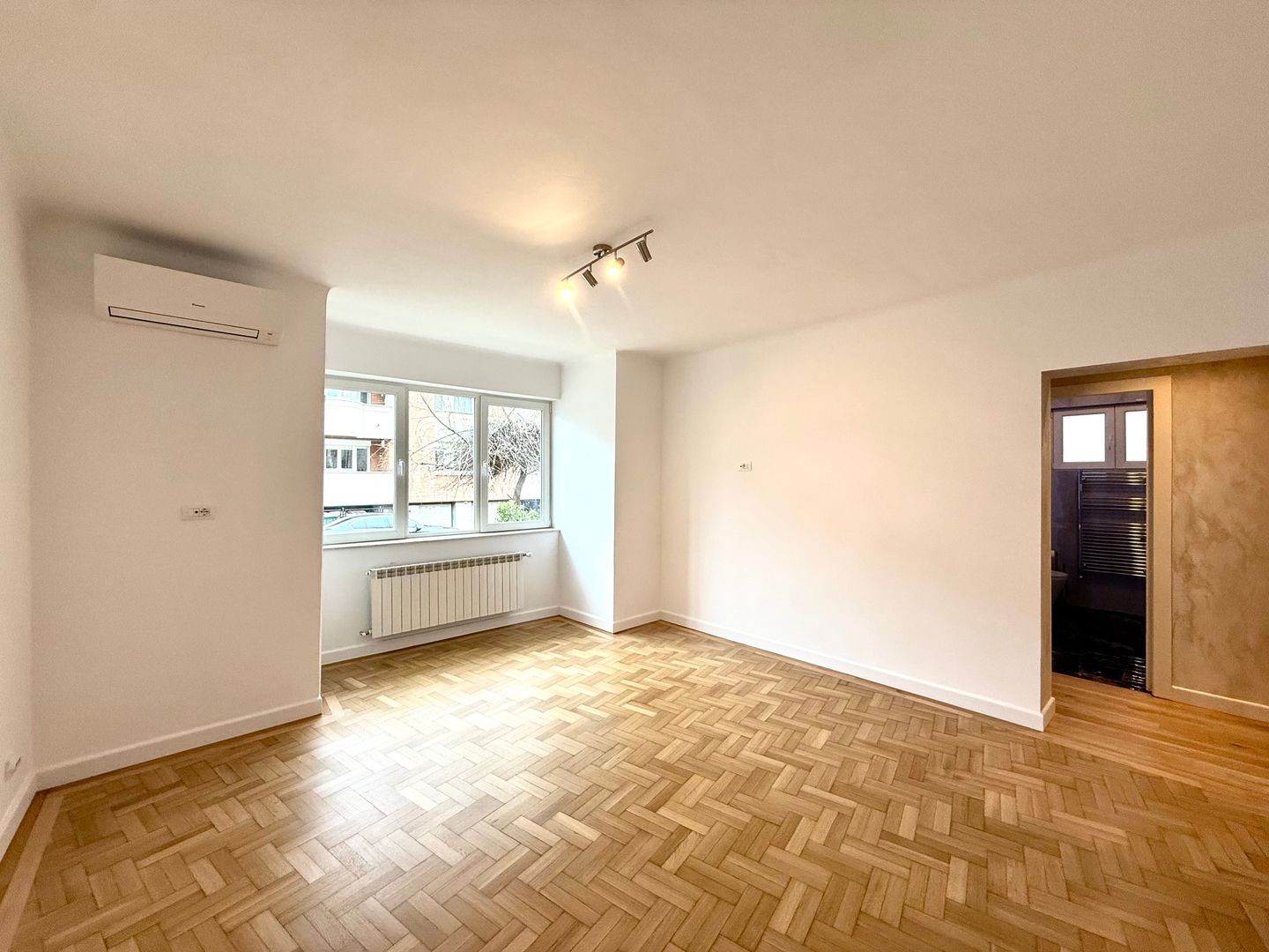 Apartament  - DOROBANTI CAPITALE-PARTER INALT Recent Renovat - Poză 2