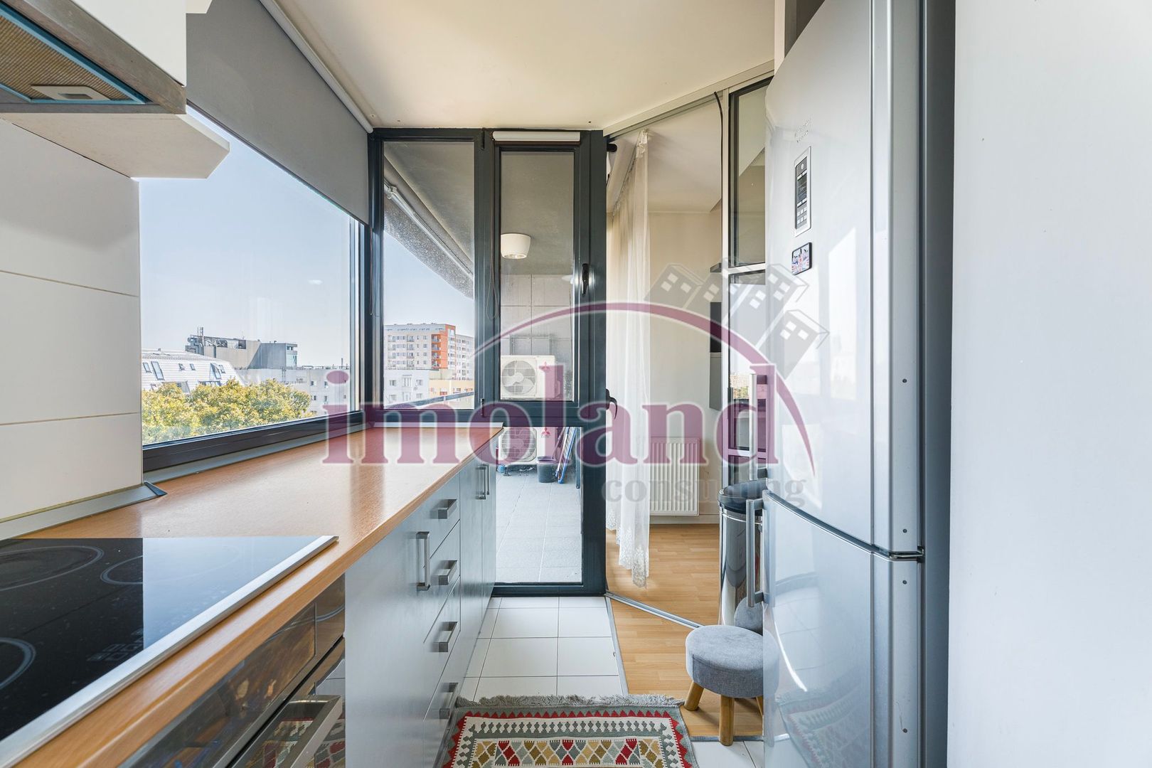 Vanzare - Apartament 3 camere- ULTRACENTRAL - Complex Delea Veche 24 - Poză 3