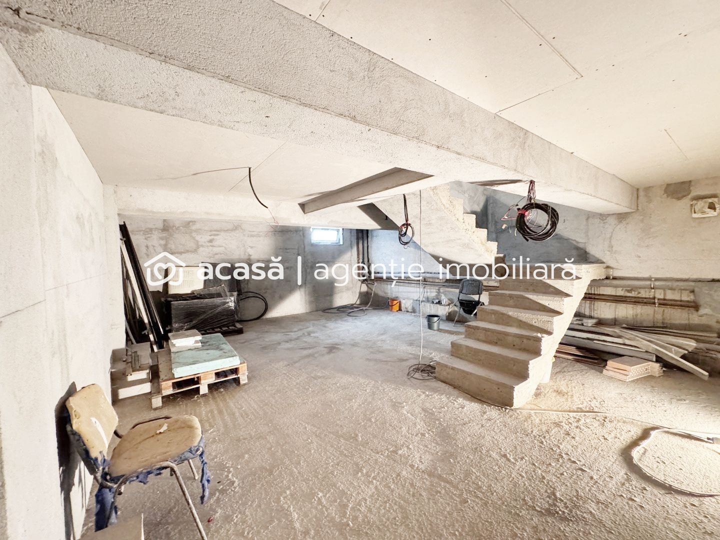 Vilă unică, gata să devină locuința ta de vis, în Livada. - Poză 15