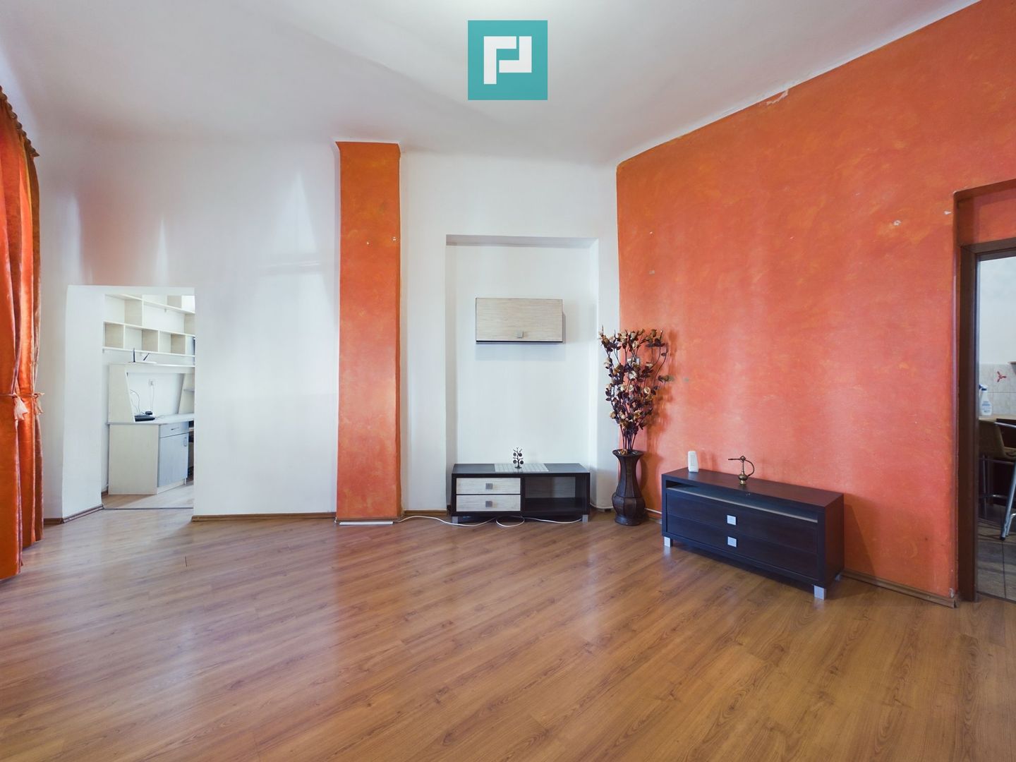 Clădire cu două apartamente zonă centrală - Poză 7