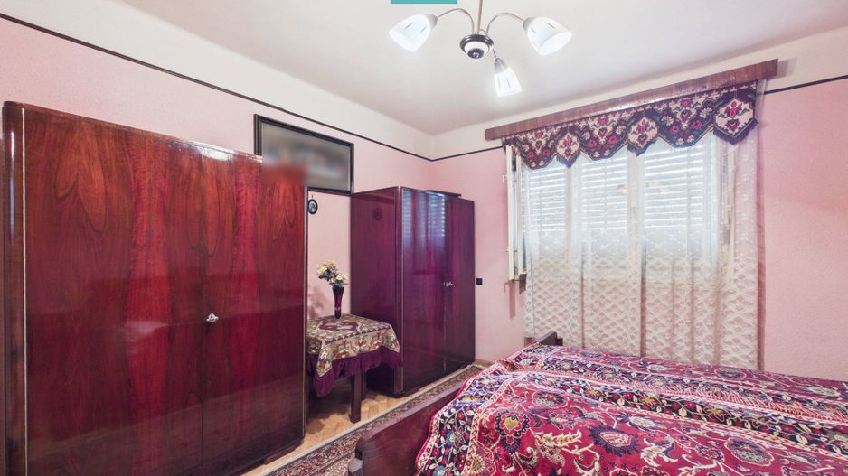 Casă cu 4 camere în localitatea Gurahonț, Arad - Poză 8