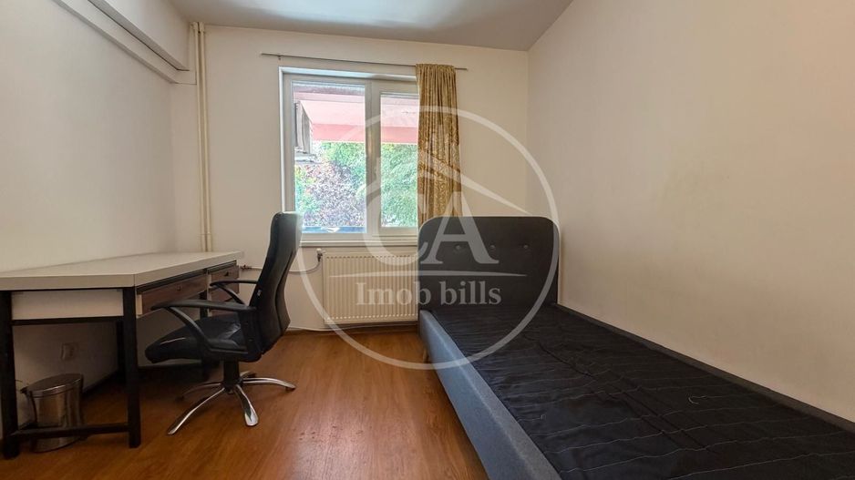 Apartament de vânzare cu 4 camere în zona Decebal, Oradea - Poză 2