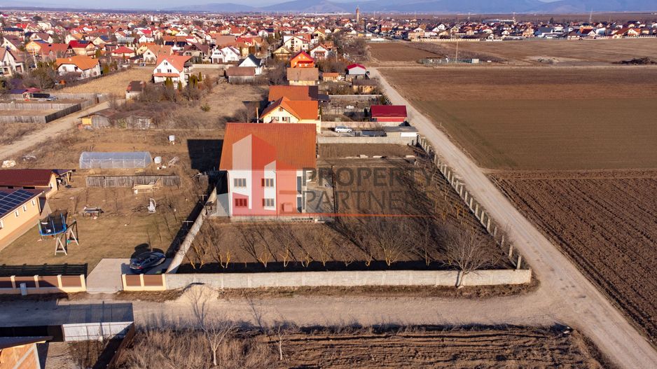 Casa cu teren 1500 mp in Harman - Poză 12