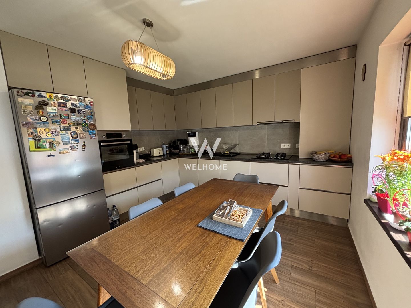 Casa generoasa LA CHEIE, curte 200 mp in Selimbar - Poză 6