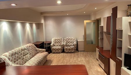 Apartament 4 camere – Nicolina– Vis-à-vis de Selgros