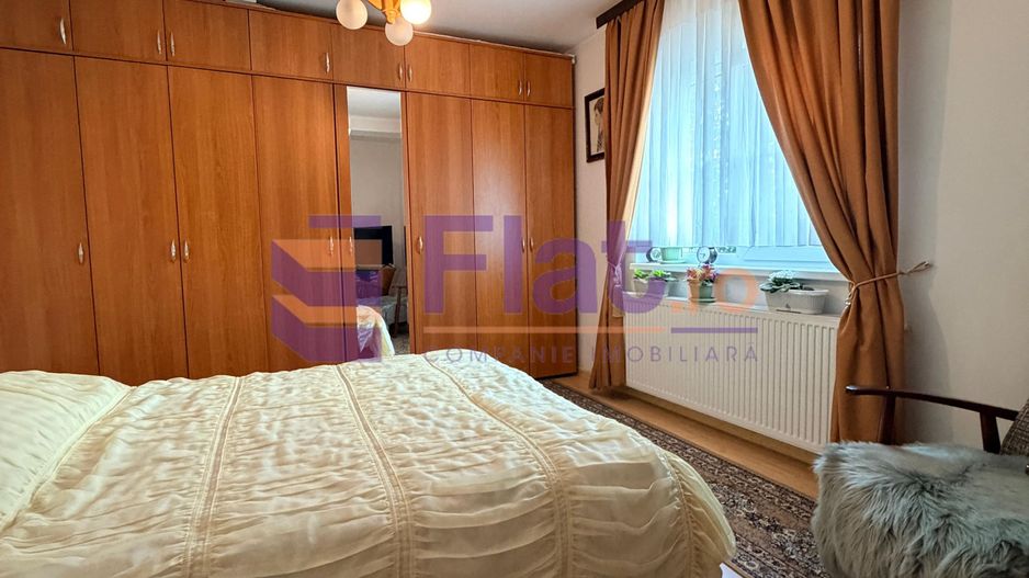Casă spațioasă și elegantă cu teren  – Sânpetru - Poză 14
