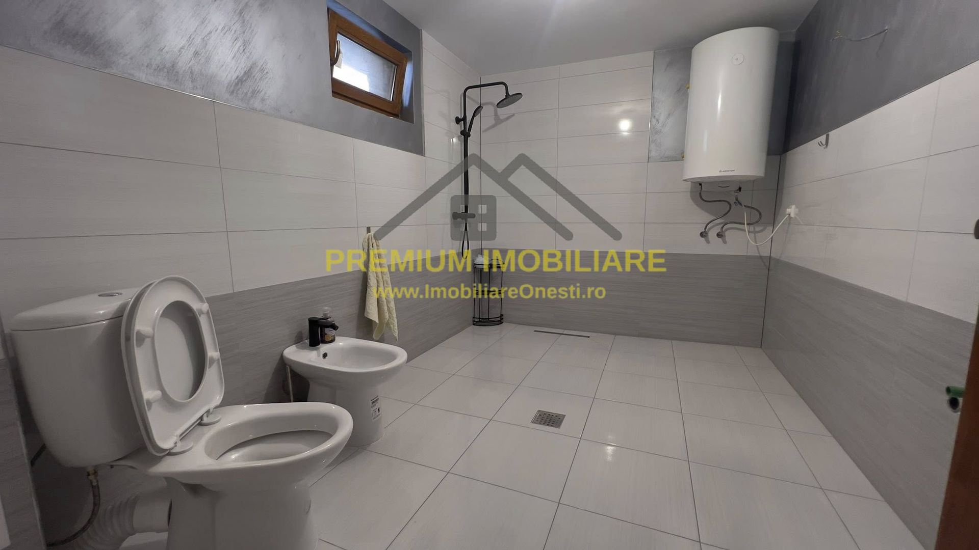 Casa de vanzare la 13 km de Onesti - Poză 23