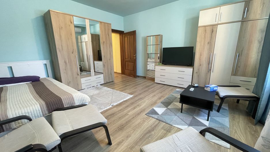 Casa cu teren frumos si garaj zona Mehala - Poză 1