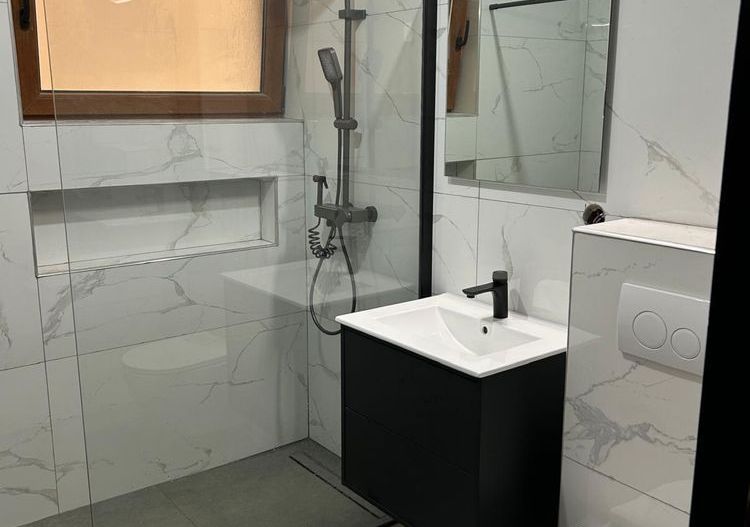 Apartament dececomandat, 3 camere, 84 mp utili, balcon 10 mp, Sebeș - Poză 7