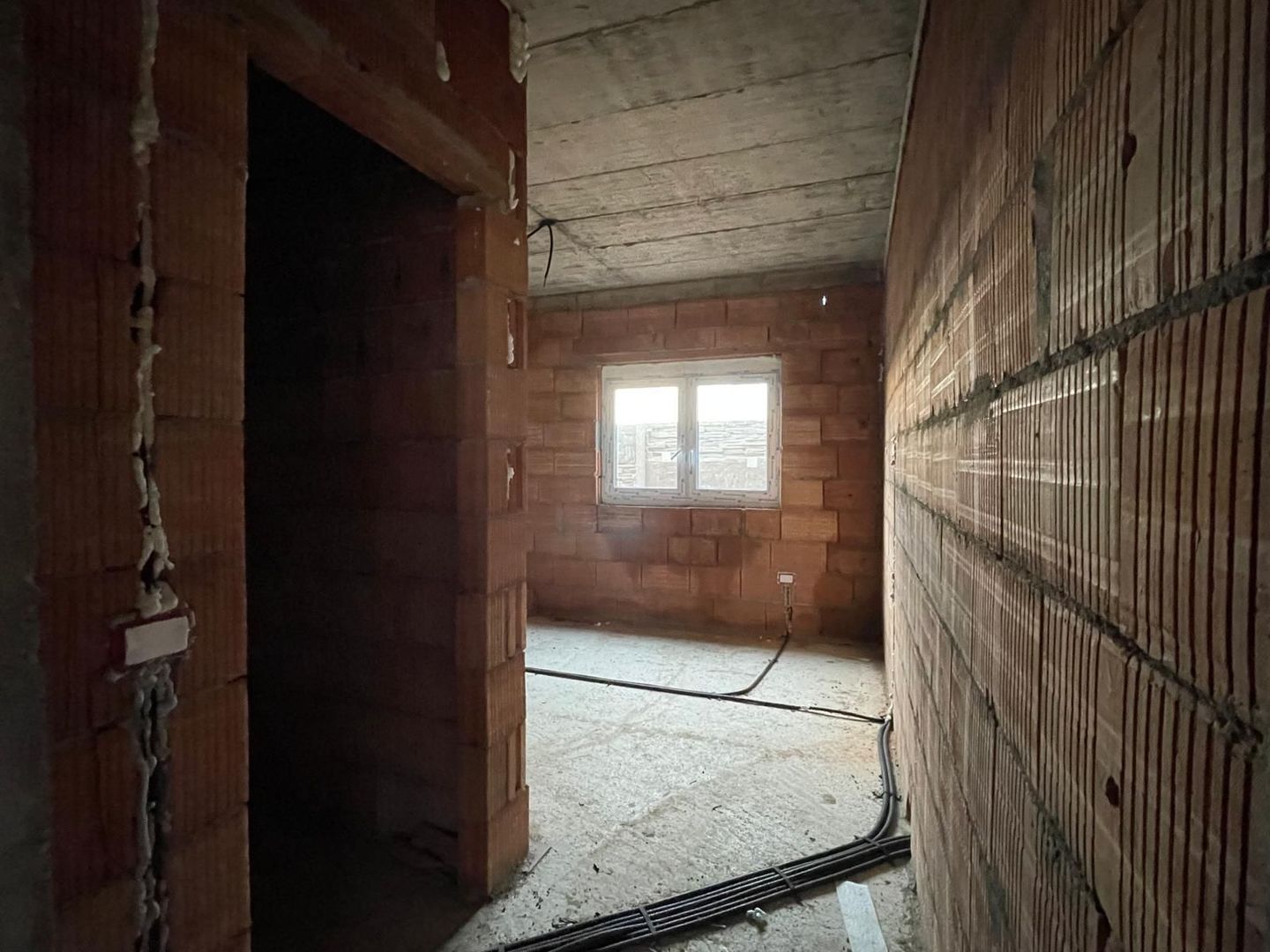 Duplex unit prin cam. tehnica - pe parter - 4 camere - Mosnita Noua - Poză 11