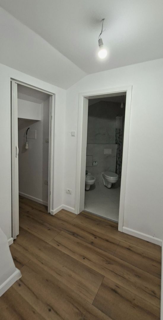 Apartament complet renovat cu 4 camere - Poză 29