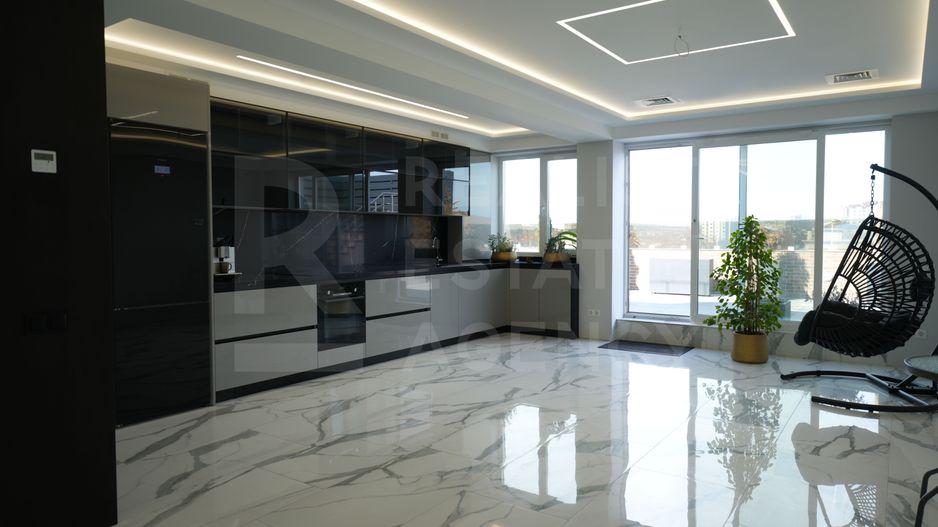 Vânzare, Penthouse, 3 camere, strada Chisinau, Ialoveni - Poză 1