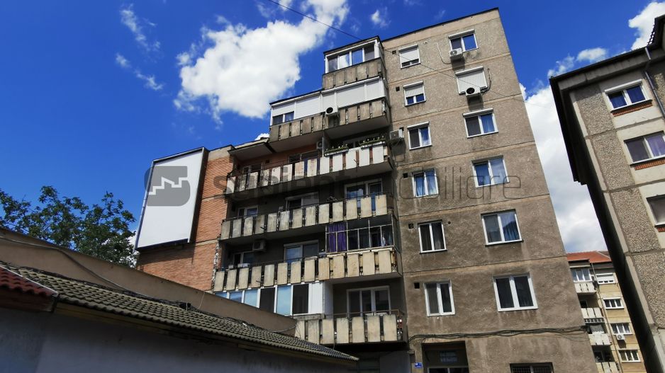 De închiriat apartament cu 4 camere, Bd. Decebal - Poză 13