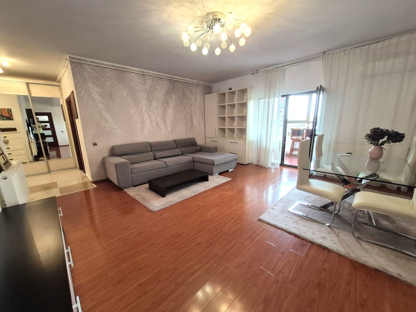 Apartament 3 camere, zona Bazilescu-Jiului. - Poză 1