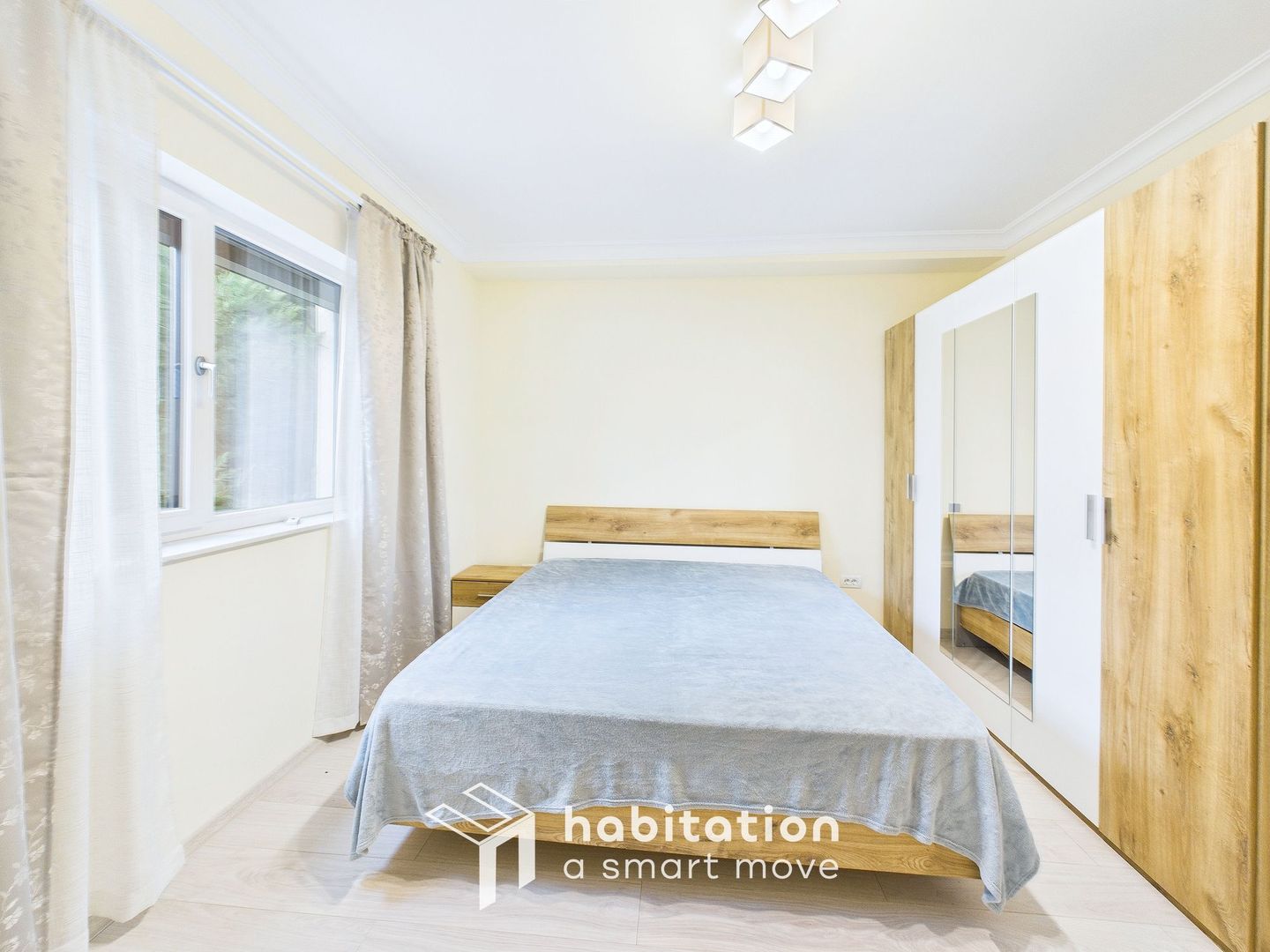 Apartament spațios cu curte și garaj – confortul unei case moderne - Poză 13