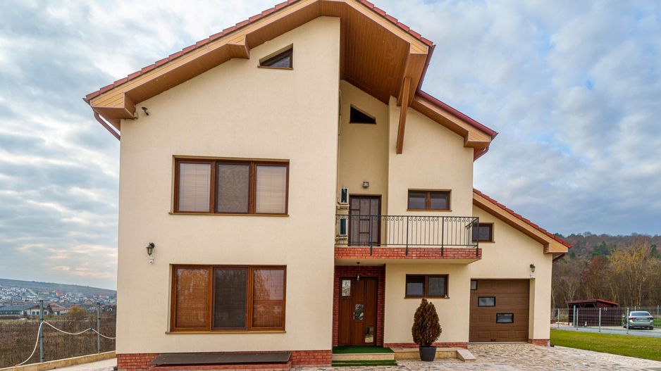 Proprietate Spațioasă Jucu de Mijloc - Ideală ca Locuință sau Afaceri - Poză 3