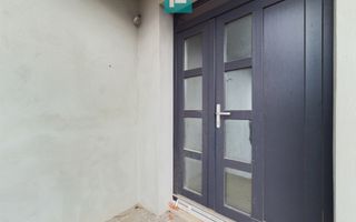 Vilă modernă pe 3 niveluri la gri în Poltura - Poză 27