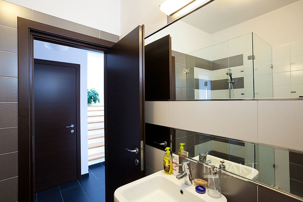 Vila deosebită, în cartierul Zorilor, superfinisată, ideală pentru locuință ! - Poză 17