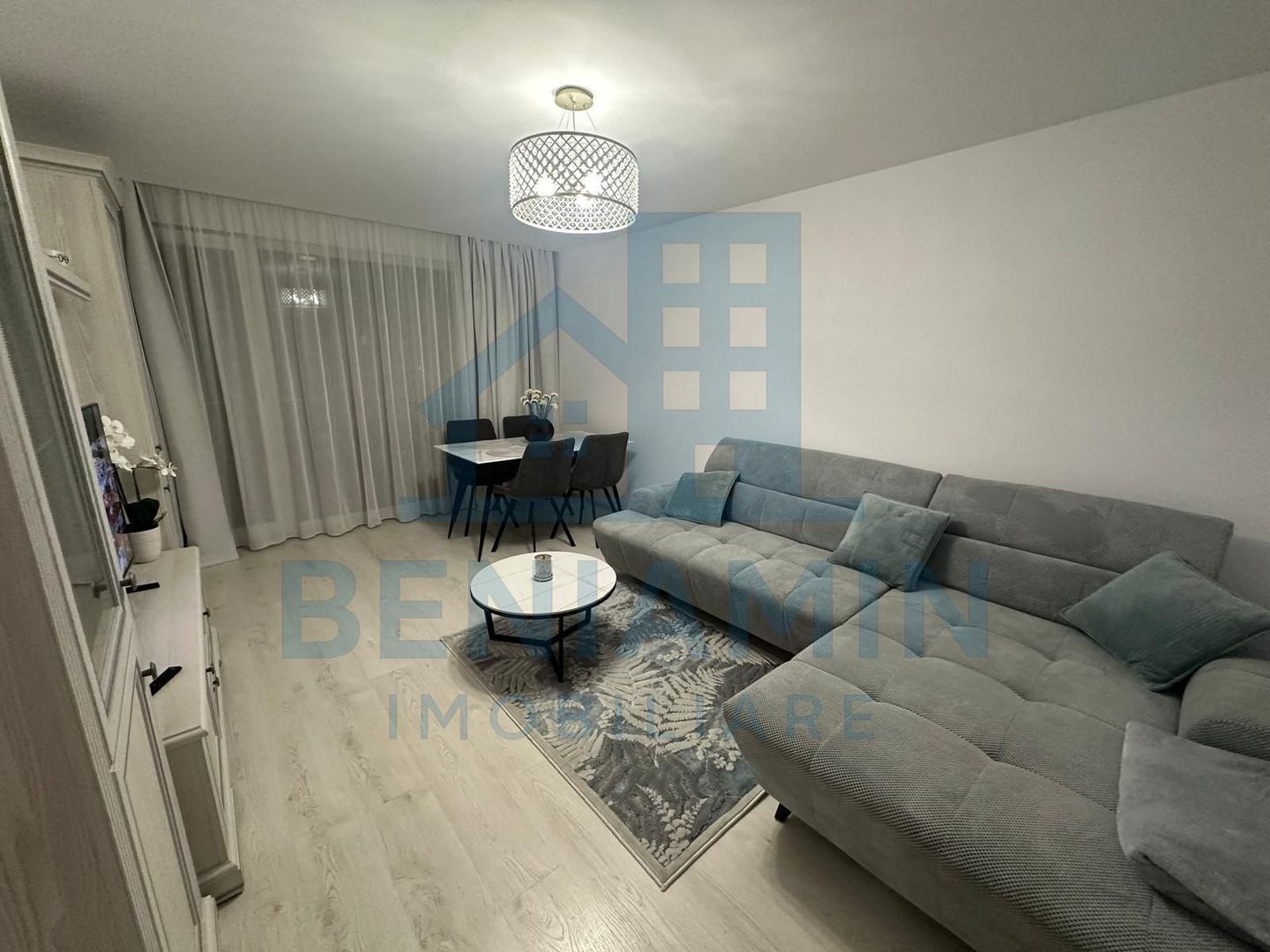 Apartament 2 camere decomandate zona Coresi 2017 70mp - Poză 2