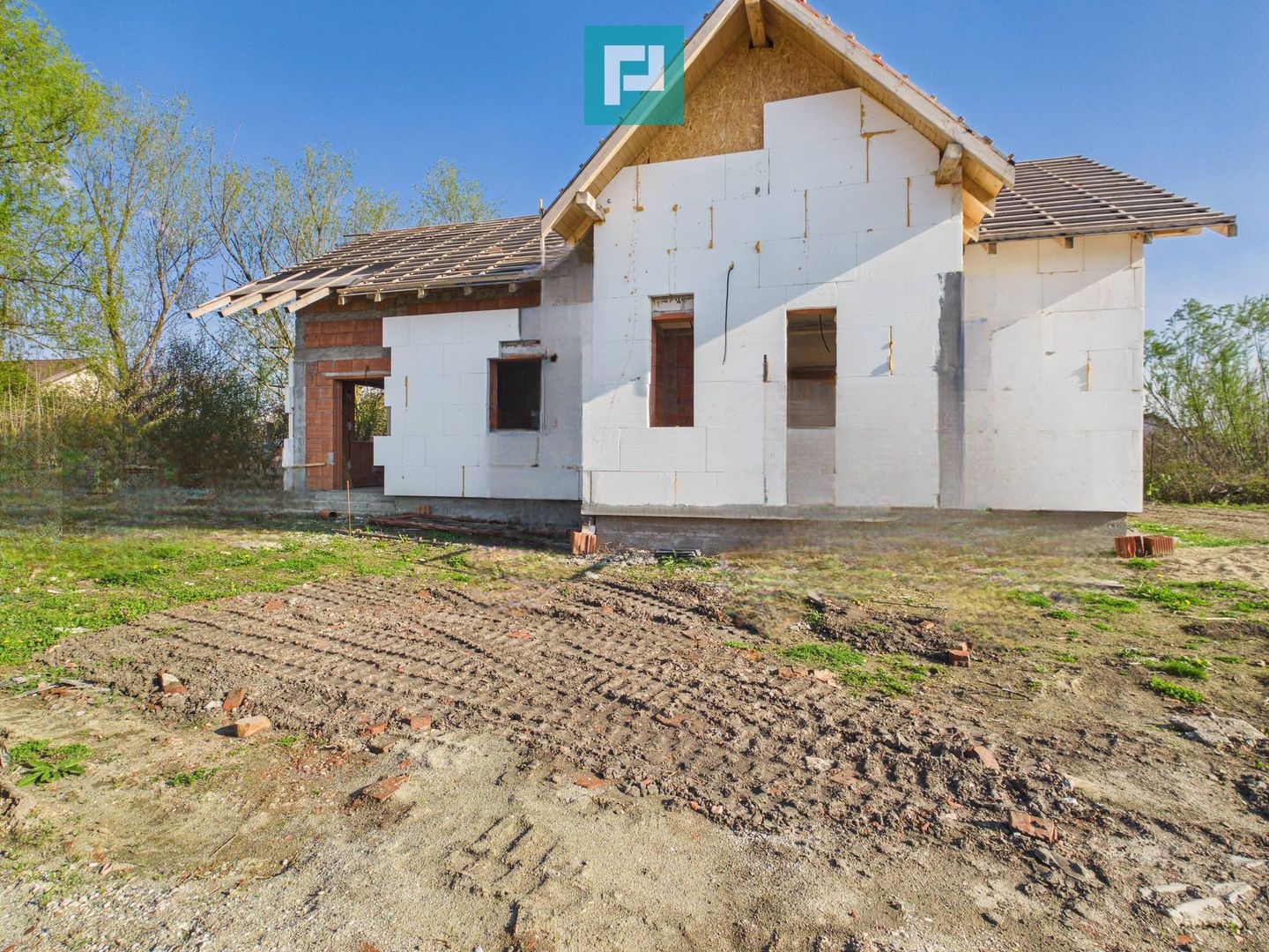 Casă individuală la cheie in Utvin - Poză 14