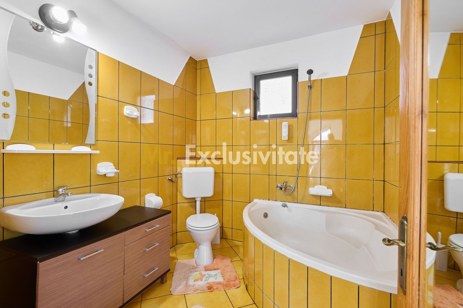 Casa + 305 mp terem curte proprie in zona rezidentiala Gavana - Poză 10