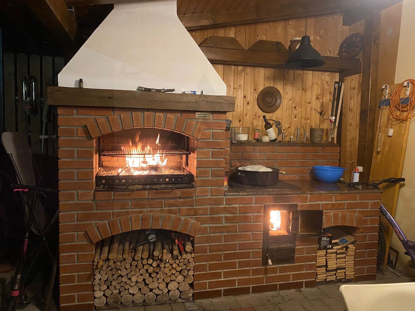 Casa moderna 4 camere 100 mp utili curte si parcare privata Cisnadie - Poză 3