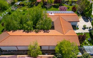 Resedinta spectaculoasa  – Vila exclusivista deschidere directa la lac - Poză 49