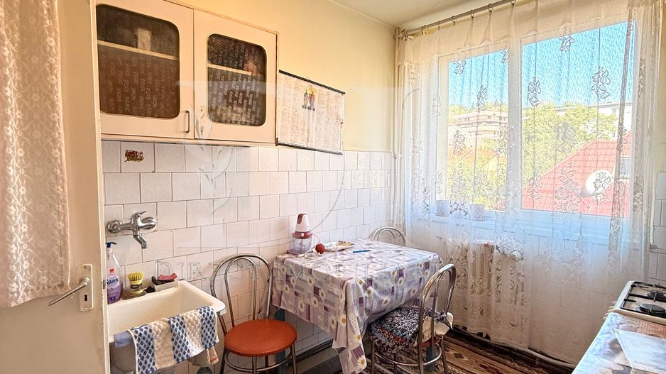 Apartament decomandat / etaj intermediar / Zona Grigorescu - Poză 10