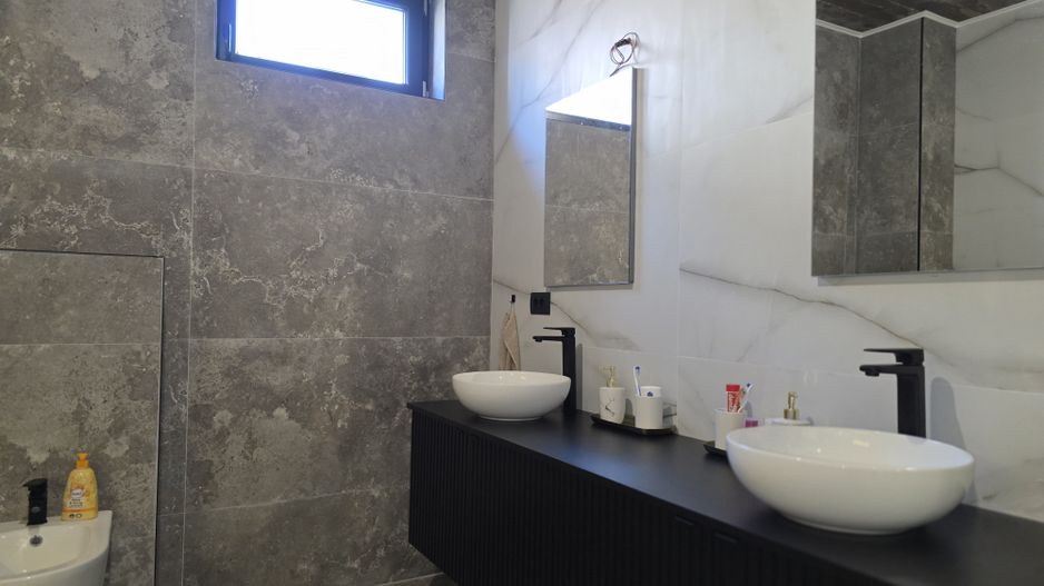 Vila intr-un peisaj idilic la 15 minute de capitala, pret imbatabil! - Poză 21